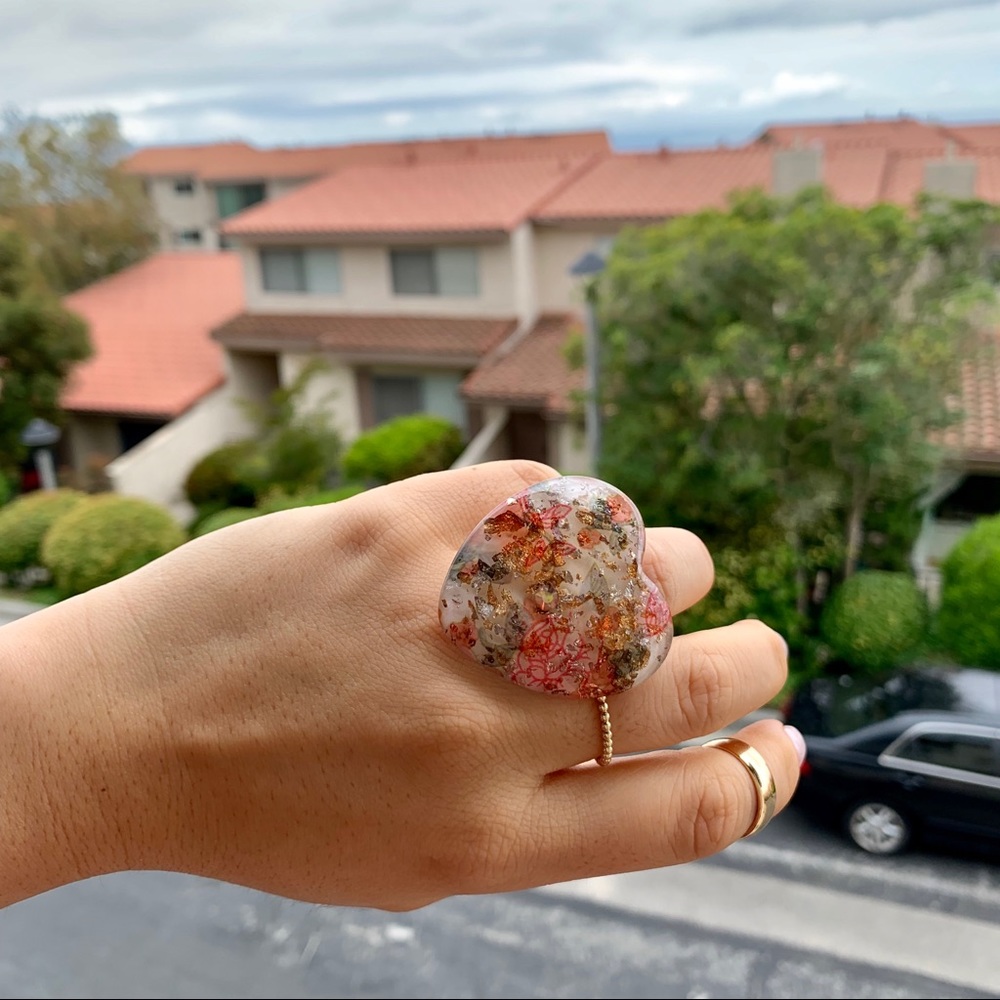 Acrylic statement ring - Picture 3 of 4